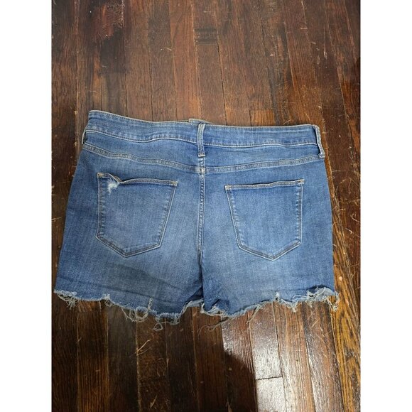 Universal Thread Blue Denim Distressed Mom Shorts 16/33 - Picture 2 of 7